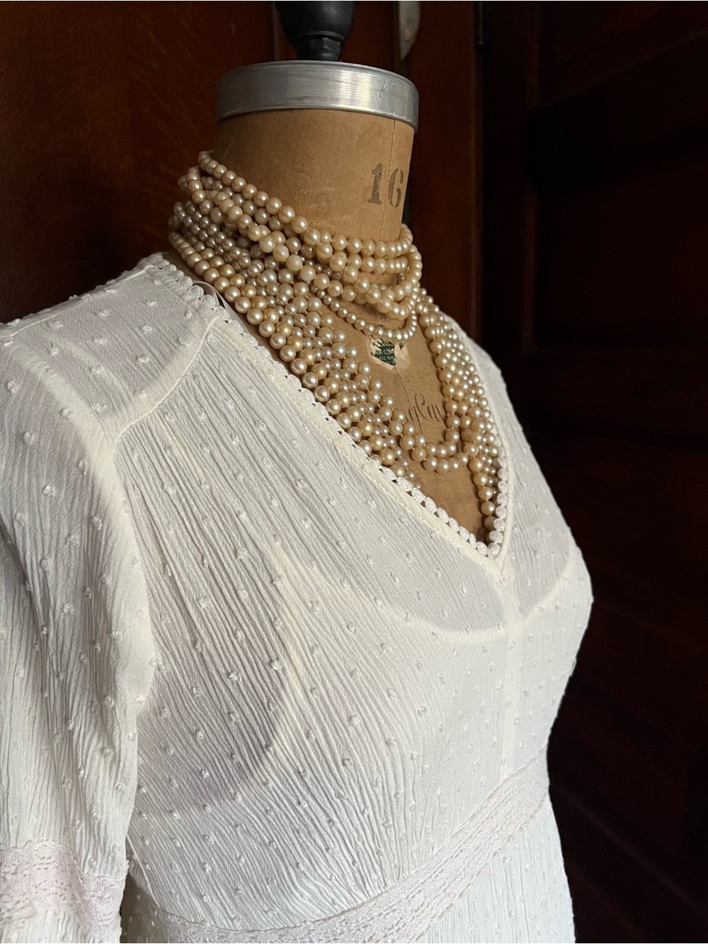 Knox Rose Cream Maxi Dress with V-Neck and Three-Quarter Sleeves Size M - Picture 4 of 9